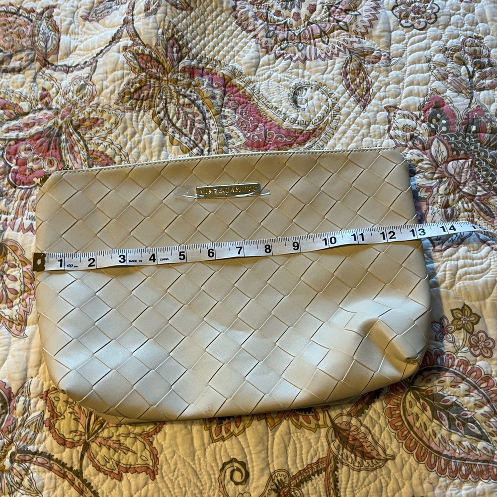 Vince Camuto bag
New